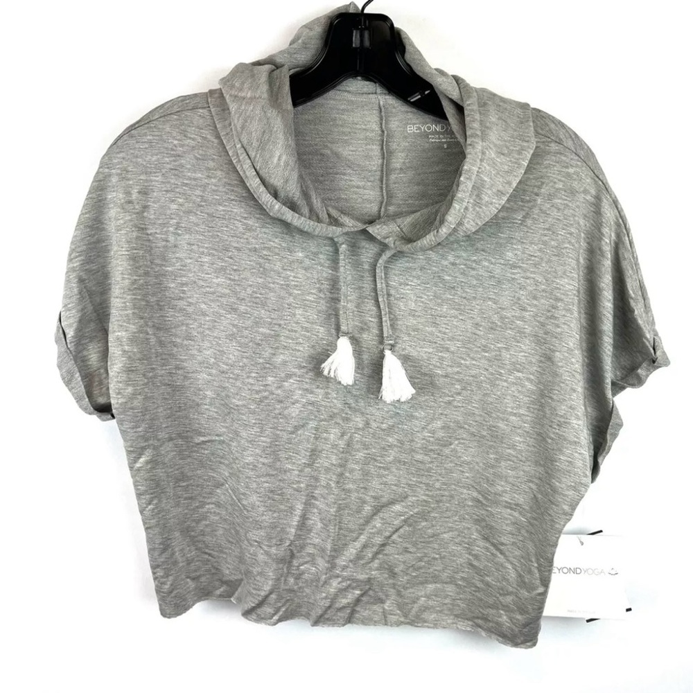 Beyond Yoga Women’s Gray Cropped Short Sleeve Hoodie Size Small